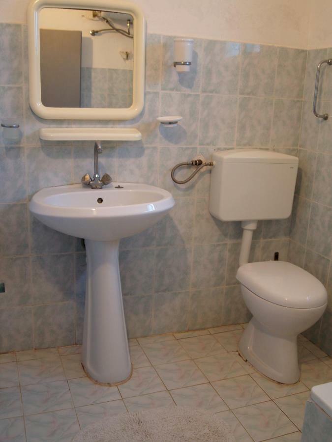 Q Bay Apartments Qeparo Luaran gambar